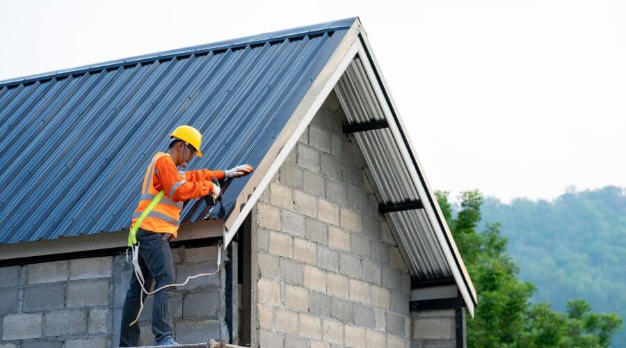 Expert Emergency Roof Repairs services in Hanna City, IL